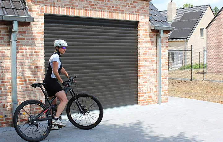 Garagepoort detail — Deralux